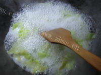 白菜油条煮汤圆做法图解5)
