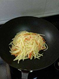秀色可餐的炒土豆丝