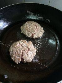美味的牛肉汉堡包做法图解3)