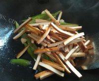 家常菜香干炒肉片做法图解5)
