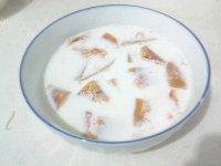 美味的牛奶炖木瓜