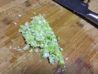 简易的发面肉饼做法图解2)