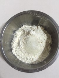 自制披萨饼皮做法图解1)