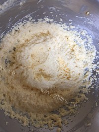 美味的柠檬蜜豆玛芬做法图解8)
