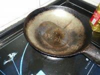 家常菜干煸圆白菜做法图解2)