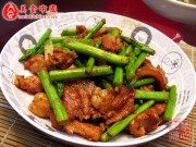 家常菜五花肉炒芦笋