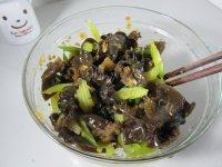 家常菜芹菜拌木耳