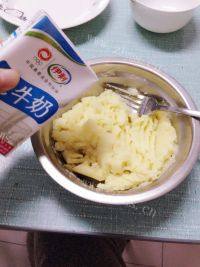 口感极佳的咖喱土豆泥做法图解4)