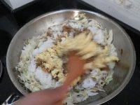 简易的包菜蛋炒饭