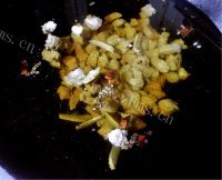 铁质丰富的咖喱牛肉饭做法图解4)