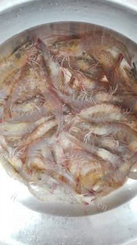 家常菜虾仁炒豆腐做法图解1)