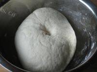 诱人的韭菜馅饼做法图解3)