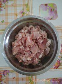 好吃的青红椒肉片做法图解1)
