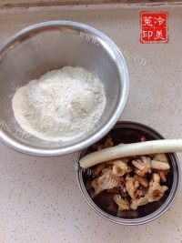 自制油渣饼做法图解1)