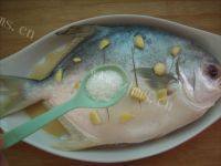 养生的清蒸鲳鱼的做法图解五