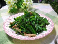 记忆中的韭菜苔炒肉