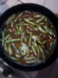 家常菜豆角炖土豆做法图解8)