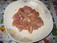 一个人的猪肉炖豆角做法图解2)