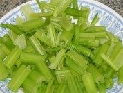 家常菜腰果西芹做法图解3)