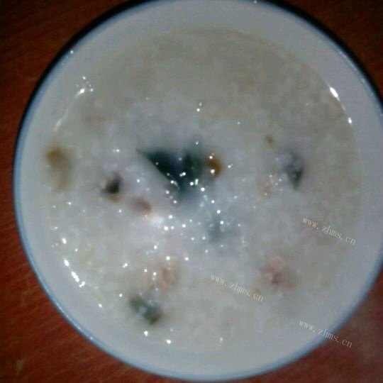 特色美食皮蛋瘦肉粥
