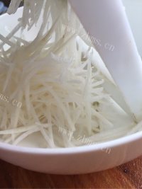 牛肉丸子萝卜汤做法图解4)