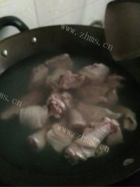 滋补的枸杞鸡汤做法图解2)
