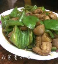 家常菜尖椒肥肠
