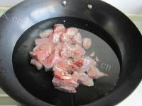 家常菜胡萝卜烧牛肉做法图解3)