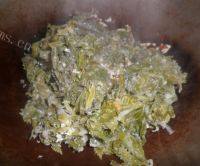 简单美味的蒸芹菜叶做法图解6)