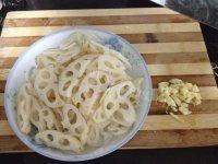 饱满的素炒藕片做法图解1)