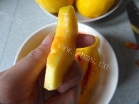 黄桃罐头做法图解5)