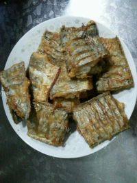 色味俱佳的家常红烧带鱼做法图解6)