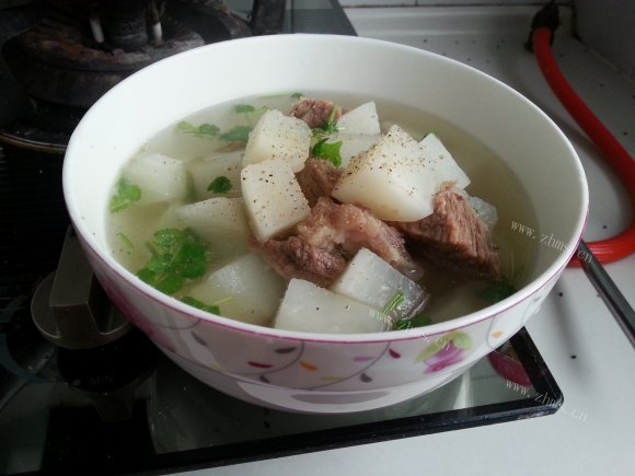 美味佳肴般的牛肉炖萝卜