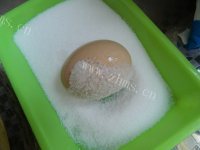 香气浓郁的腌咸鸡蛋做法图解5)