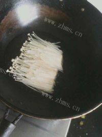 家常菜油泼金针菇做法图解2)