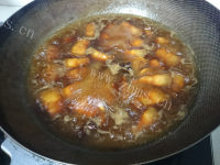 家常菜板栗红烧肉做法图解12)