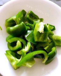 家庭版洋葱炒牛肉做法图解1)