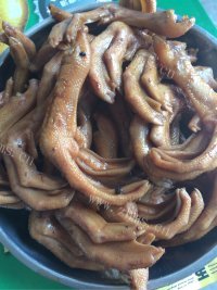 诱人的卤鸭掌