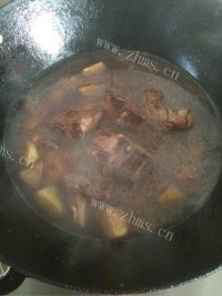 色香味浓的红烧排骨做法图解7)