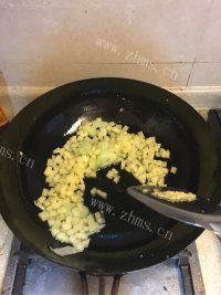 色香味俱全的炒馒头做法图解3)