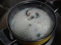 自己做的皮蛋瘦肉粥做法图解9)