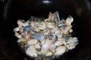 美味的香辣田鸡做法图解7)