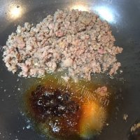 香气浓郁的肉末粉丝做法图解5)
