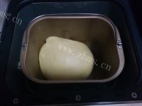 自制蜜豆面包卷做法图解3)