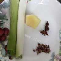 香喷喷的回锅肉做法图解2)