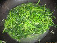 满口清香的蒜泥茼蒿