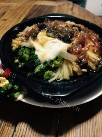 美味的腊肠煲仔饭