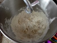 自制葡萄干小餐包做法图解1)