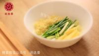 美味的爆炒蛏子做法图解3)