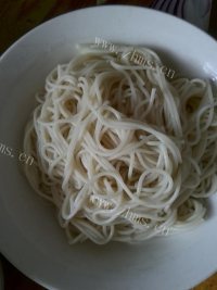 可口的油泼面做法图解3)